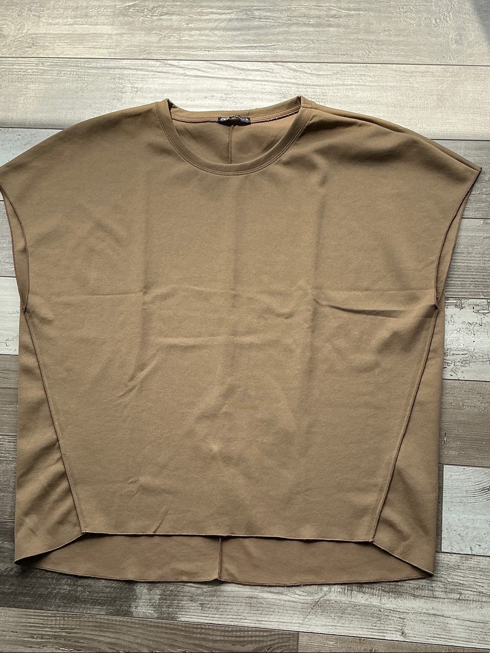 Zara unisex Short Sleeve Crewneck Tee in Camel Brown L